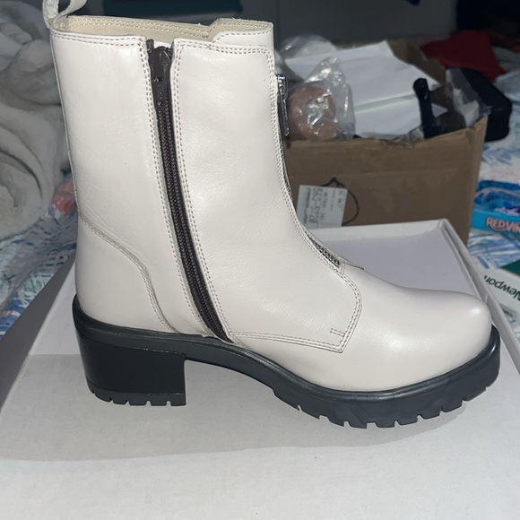 Booties - Picture 5 of 7